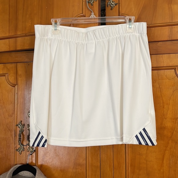 Adidas tennis skirt - Picture 2 of 6